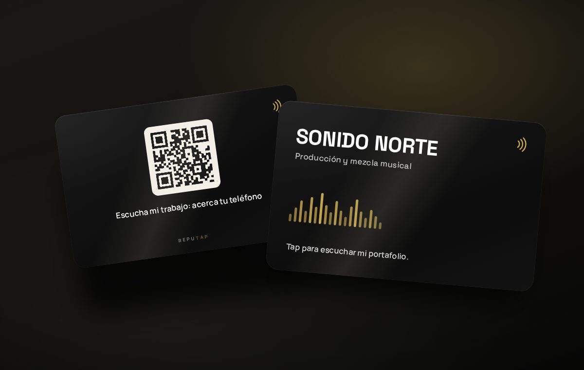 Diseño de ejemplo: frente y reverso de una tarjeta negra para un productor musical, con forma de onda dorada y QR